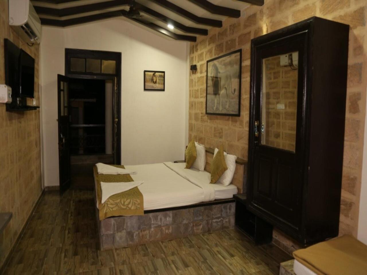 Gir Lions Paw Resort With Swimming Pool Sasan Gir Exterior foto